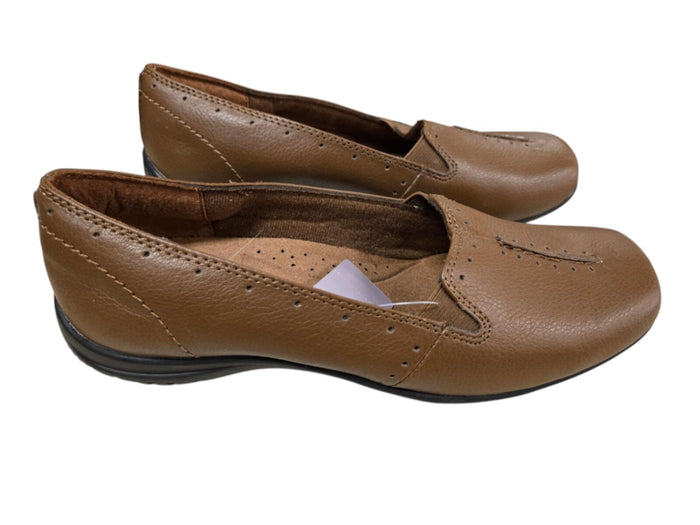NWOT 9 Brown Easy Street Shoes