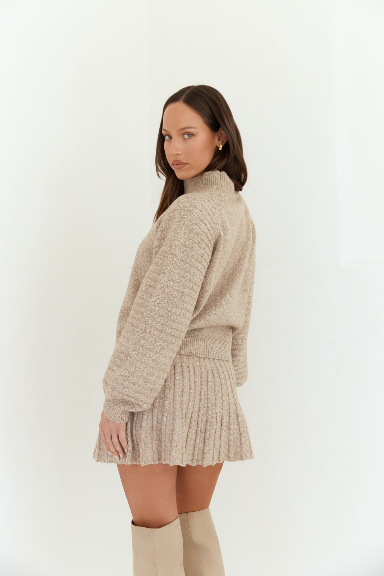 Seasonal Style Knit Mini Skirt Camel
