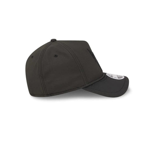 Pictured is this NBA Quickstrike Chicago Bulls 9FORTY Apex cap in black on black. 6