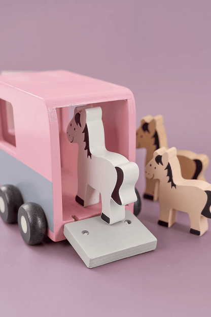 JaBaDaBaDo Horse Trailer