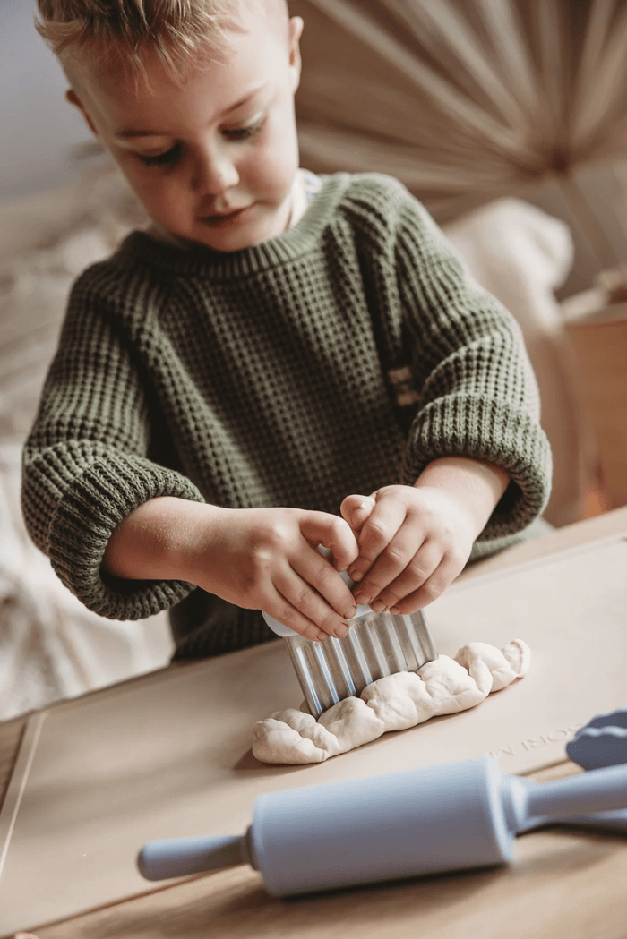 Montessori Mates Kids Wavy Chopper Knife