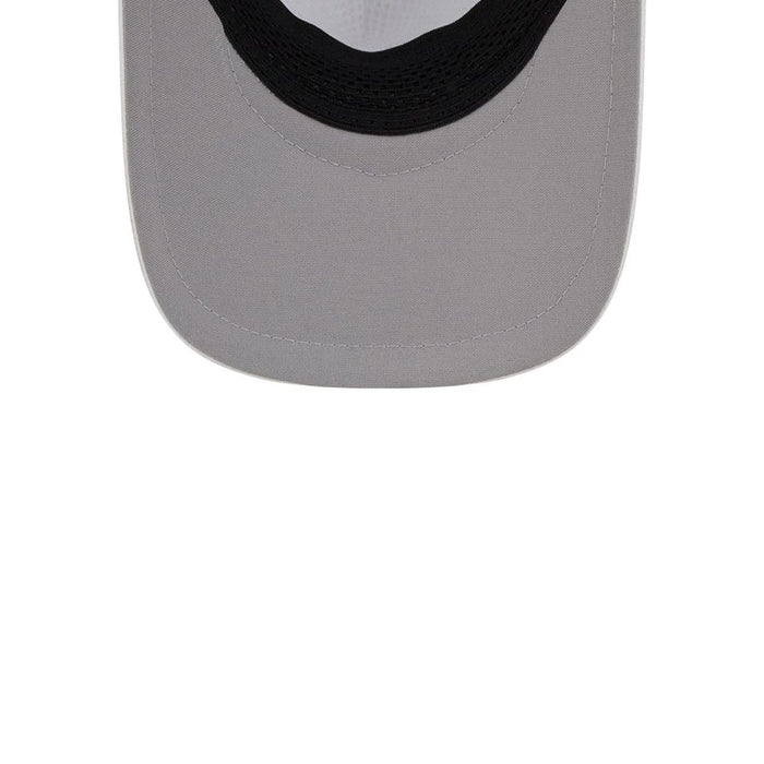 Pictured is this MLB Quickstrike New York Yankees 9FORTY Apex cap in white. 2