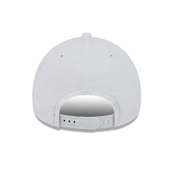 Pictured is this MLB Quickstrike New York Yankees 9FORTY Apex cap in white. 5