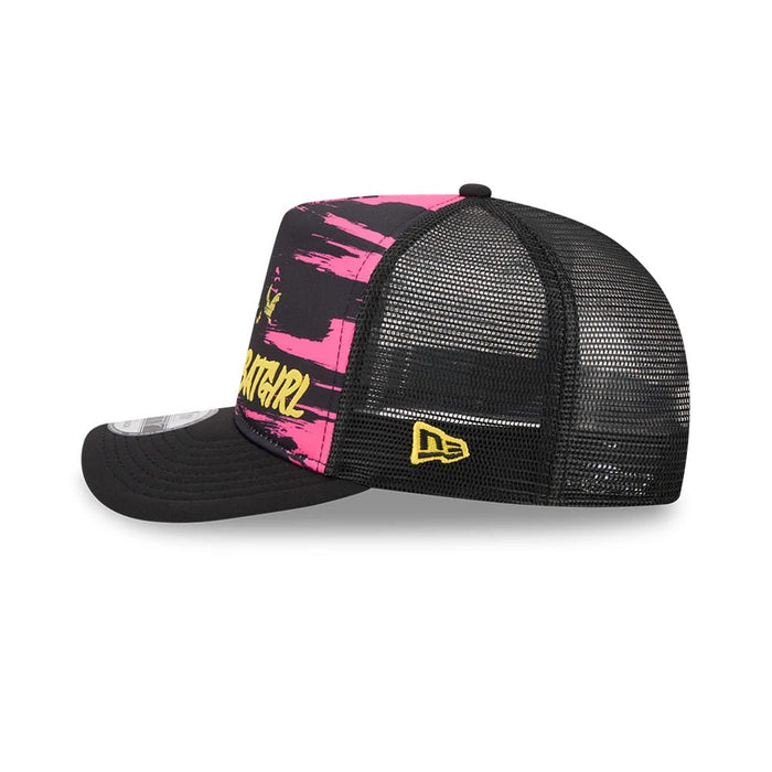 Pictured is this Womens DC Batgirl 9FIFTY A-Frame Snapback cap in black. 5